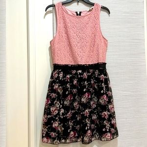 Speechless brand beautiful stylish fit and flare A-line style zip up back dress